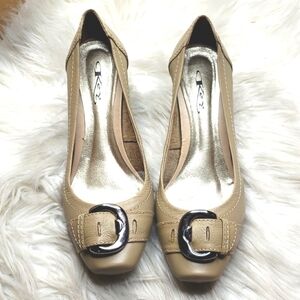 Key Brazil buckle heels Tan 39 8.5